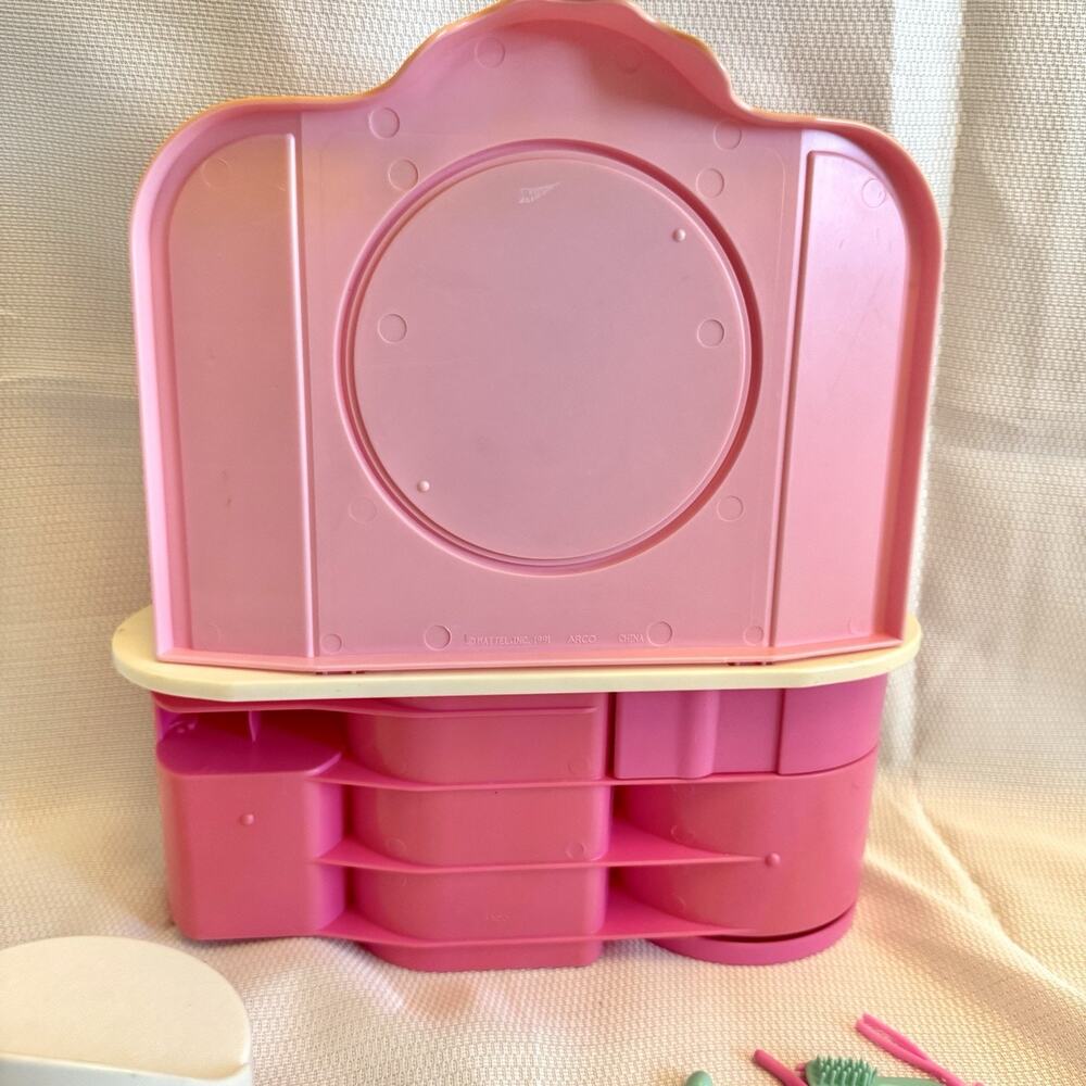 MATTEL Barbie Beauty Center Playset 1991 Pink Bathroom Vanity And Accessories - Picture 9 of 16